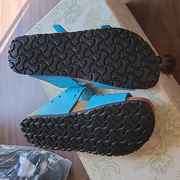 Birki's by Birkinstock aqua blue 2 strap sandles - Picture 3 of 9